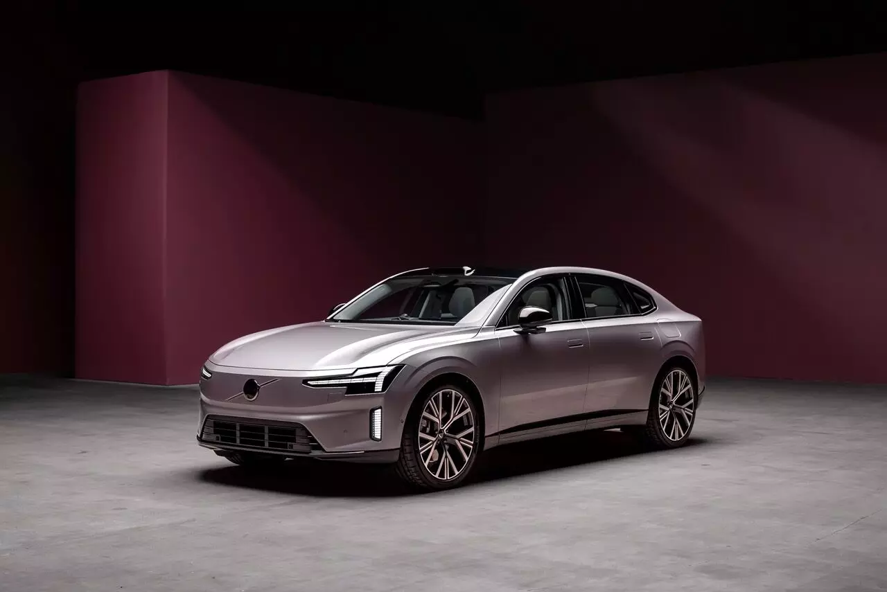 Volvo ES90 electric sedan unveiled globally