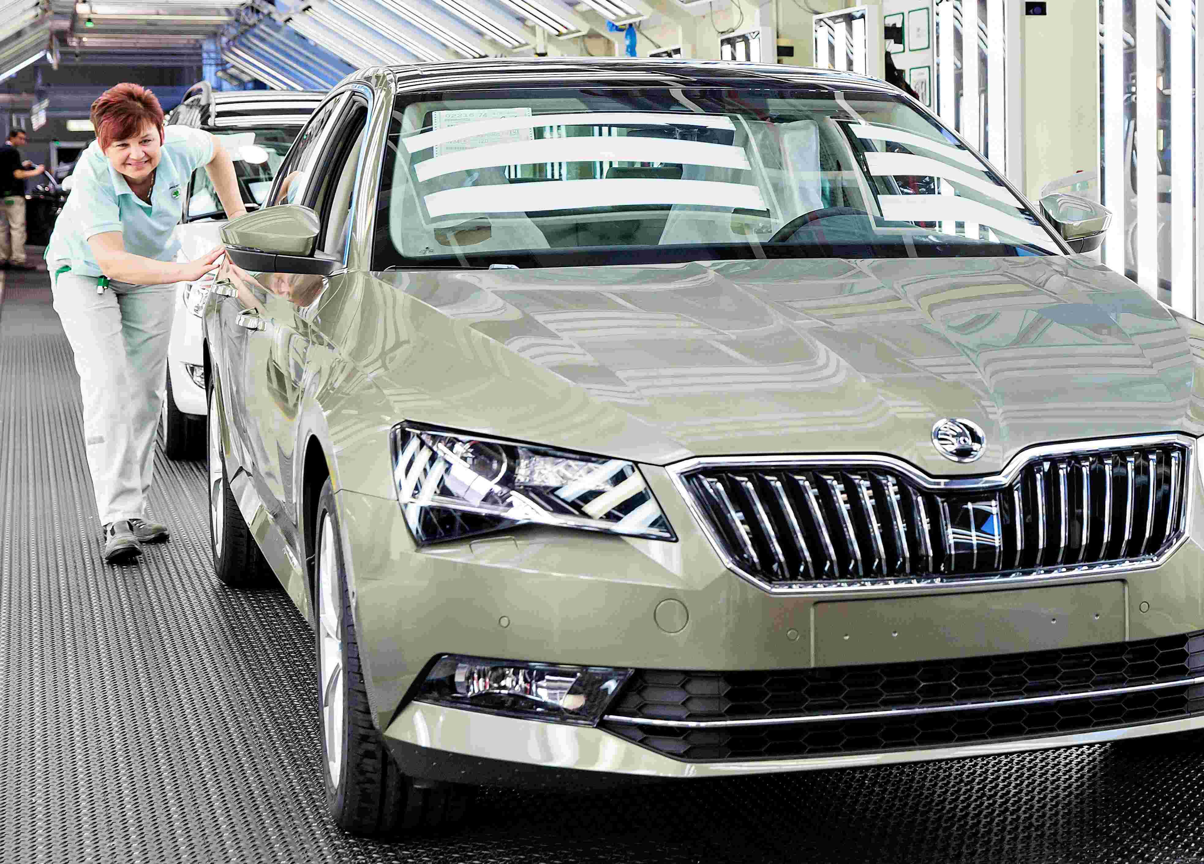 Skoda rolls out 5,00,000th third generation Superb