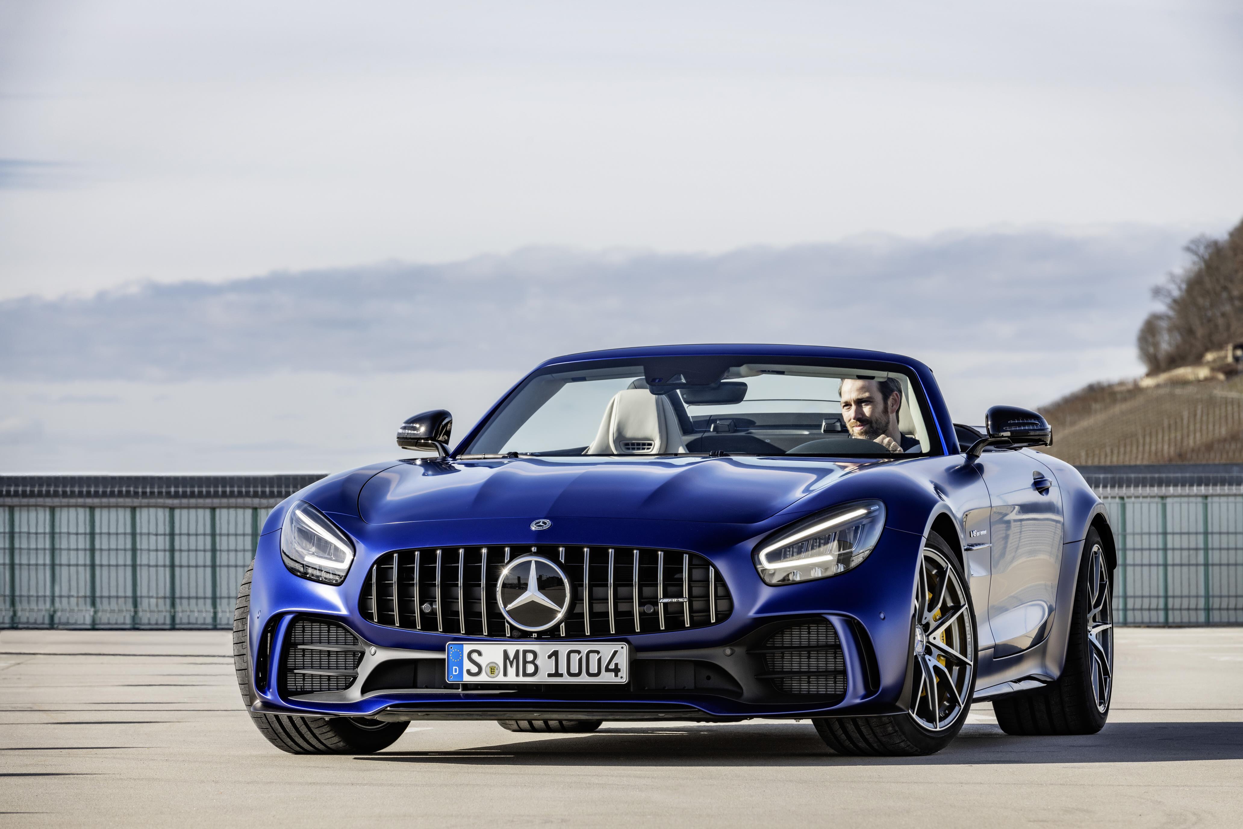 Mercedes-AMG unveils new AMG GT R Roadster, limited to 750 units