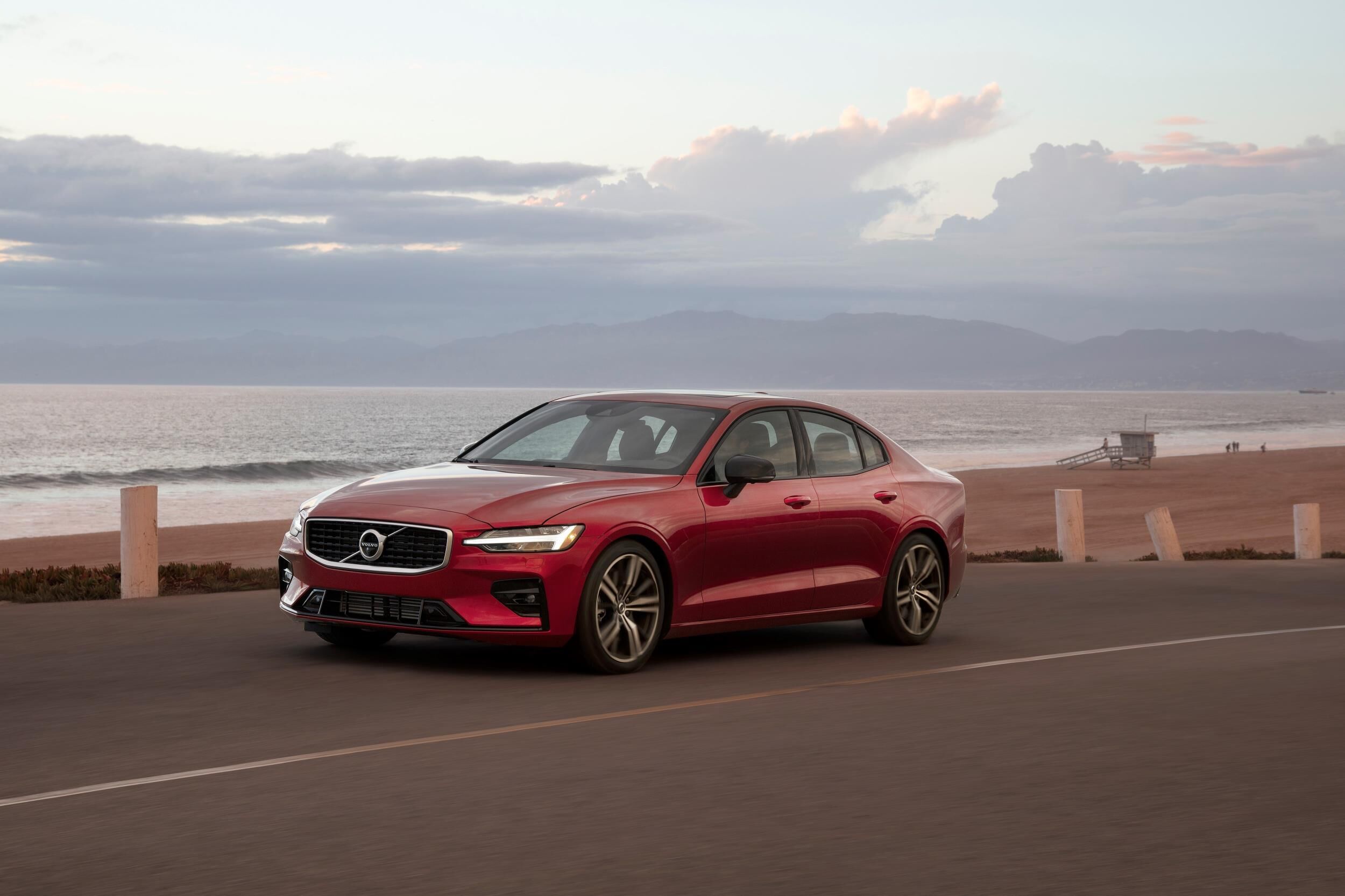 Volvo to deploy in-car cameras and intervention for safer driving