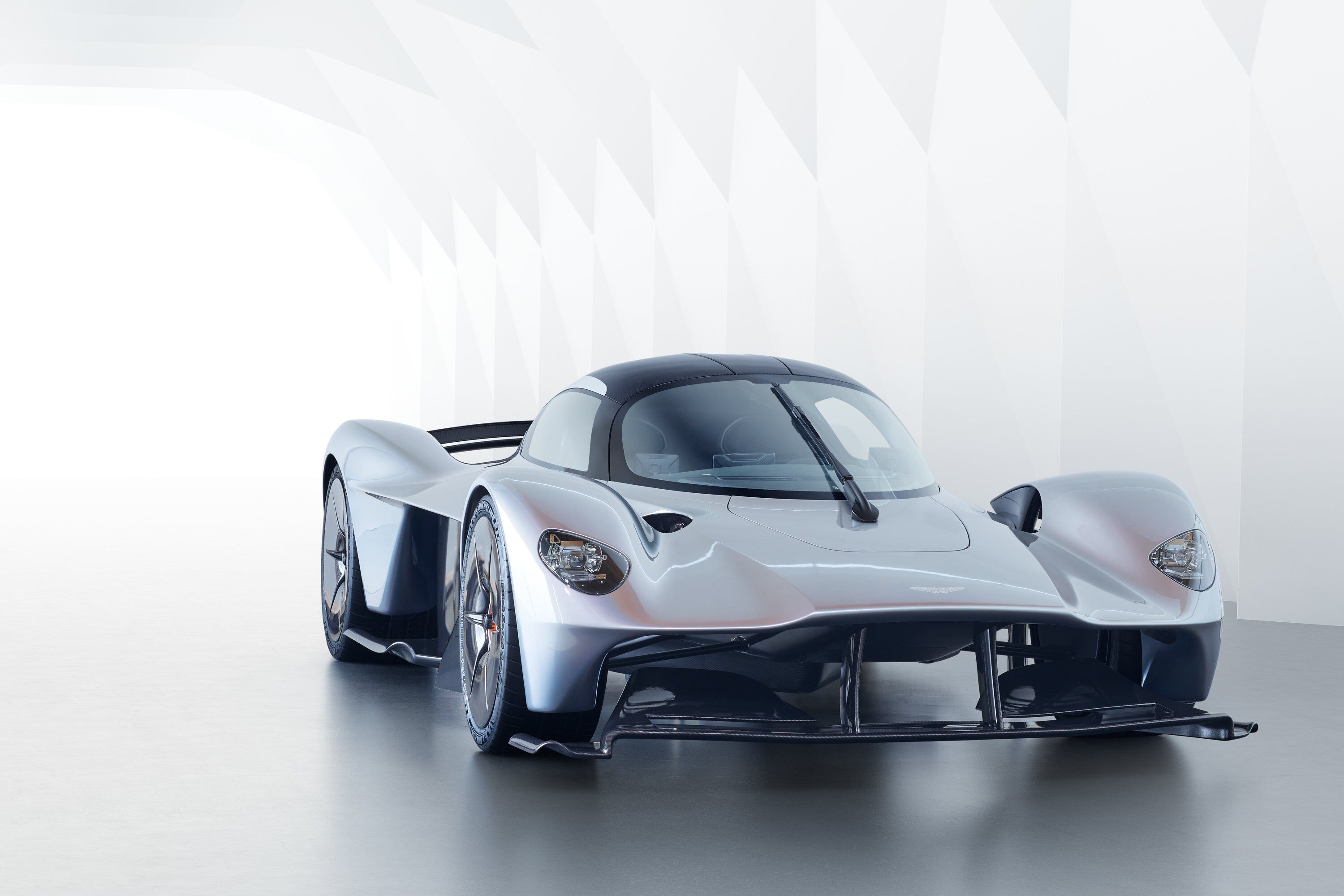 Aston Martin Valkyrie engine highlights revealed