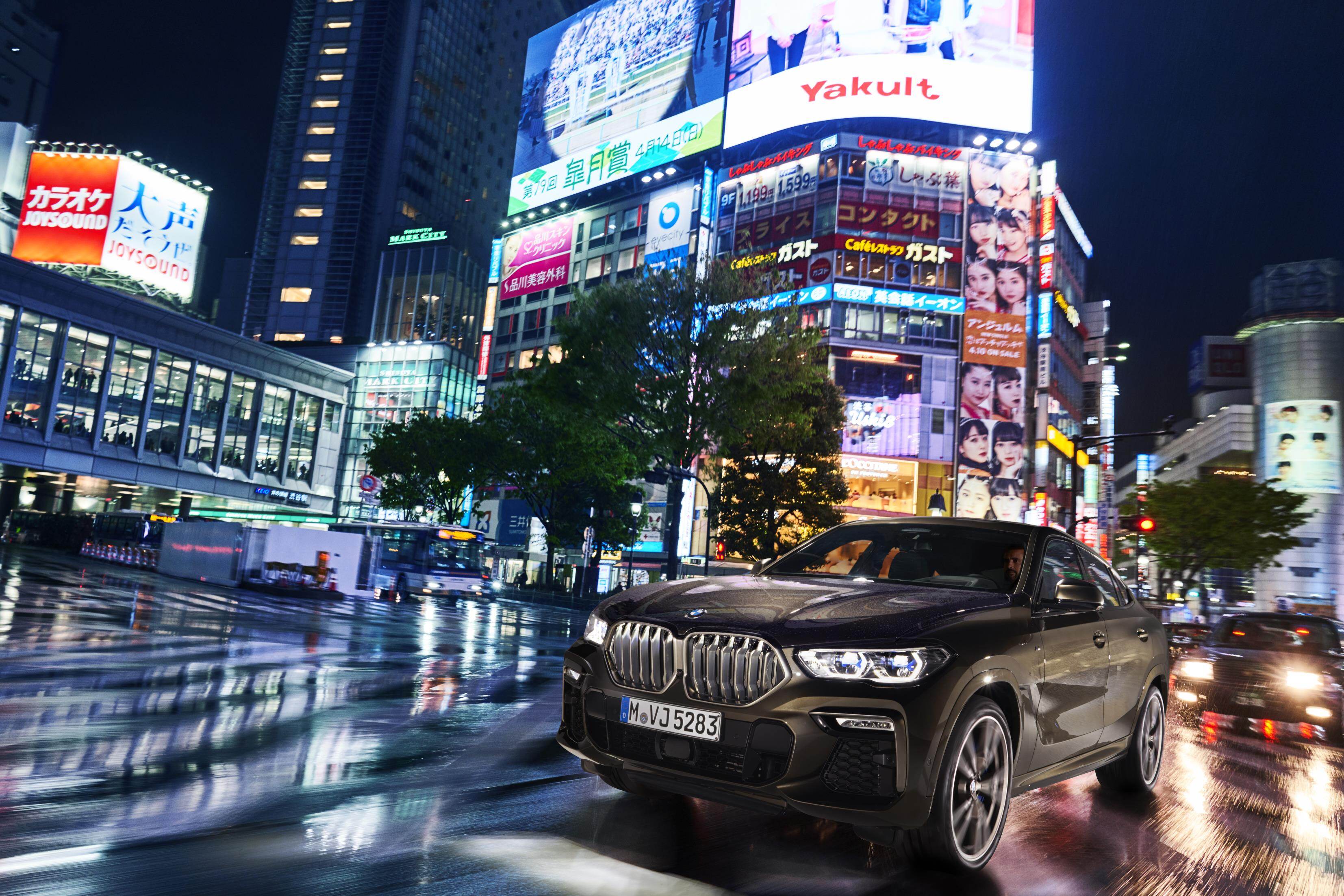 BMW unveils third-generation BMW X6