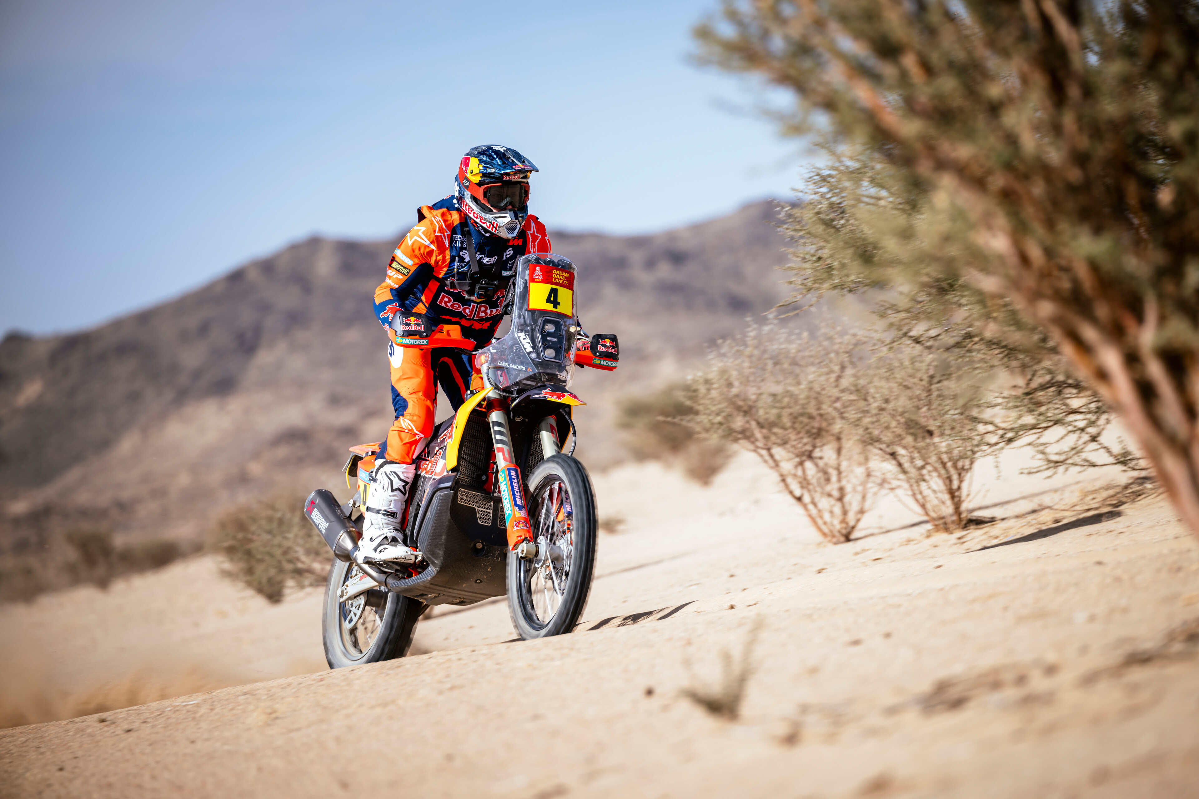 2025 Dakar Rally: Daniel Sanders and Henk Lategan on the podium in the Prologue stage