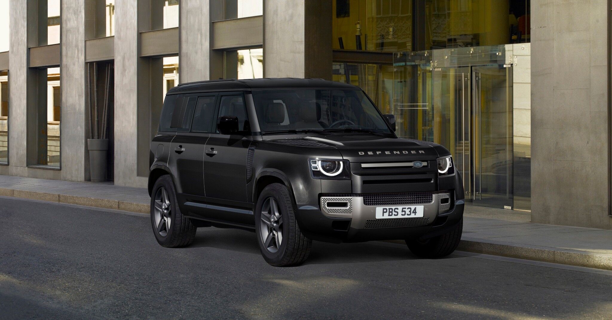 2025 Land Rover Defender launched at ₹1.39 crore