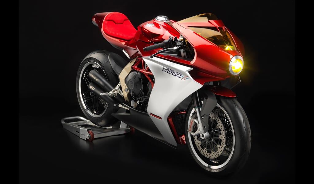 Standard versions of the Superveloce 800 and Brutale 1000 confirmed